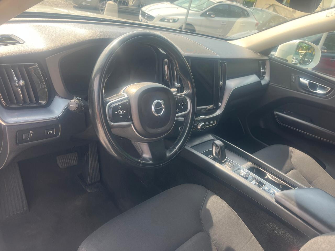 Volvo XC 60 B4 (d) AWD Geartronic Momentum motore rotto
