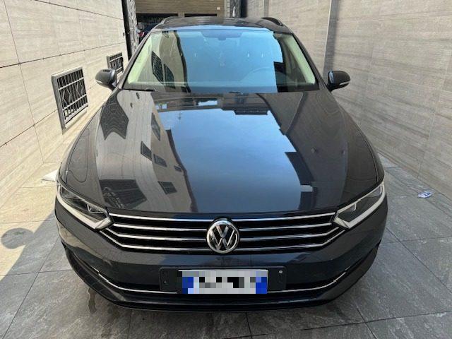 VOLKSWAGEN Passat Variant 1.6 TDI SCR DSG Business BMT