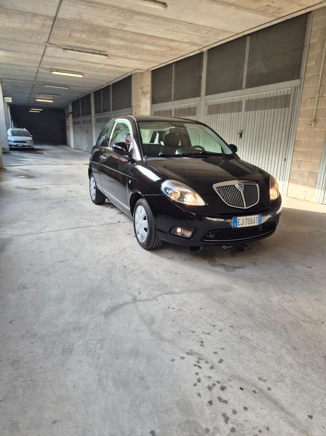 Lancia Ypsilon 1.2 69 CV Platinum euro 5 neo patentati
