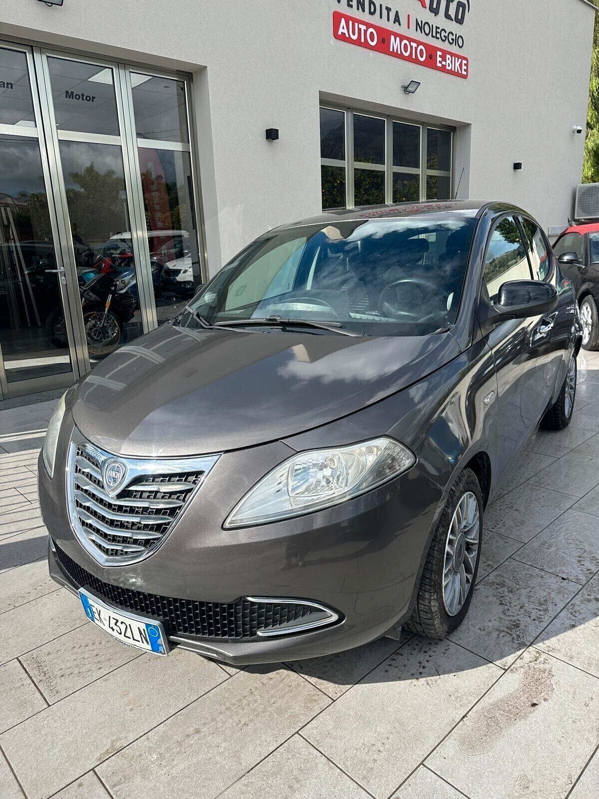 Lancia Ypsilon 1.3 MJT 16V 95 CV 5 porte S&S Silver