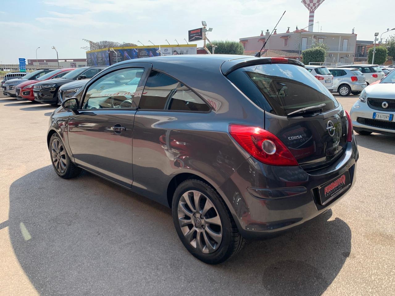 Opel Corsa 1.2 3 porte Club