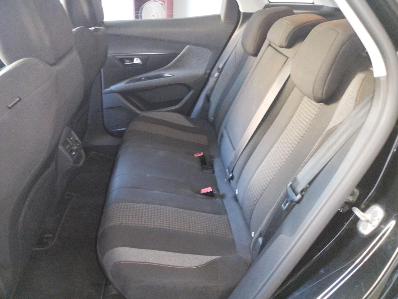 Peugeot 3008 BlueHDi 130 S&S Business
