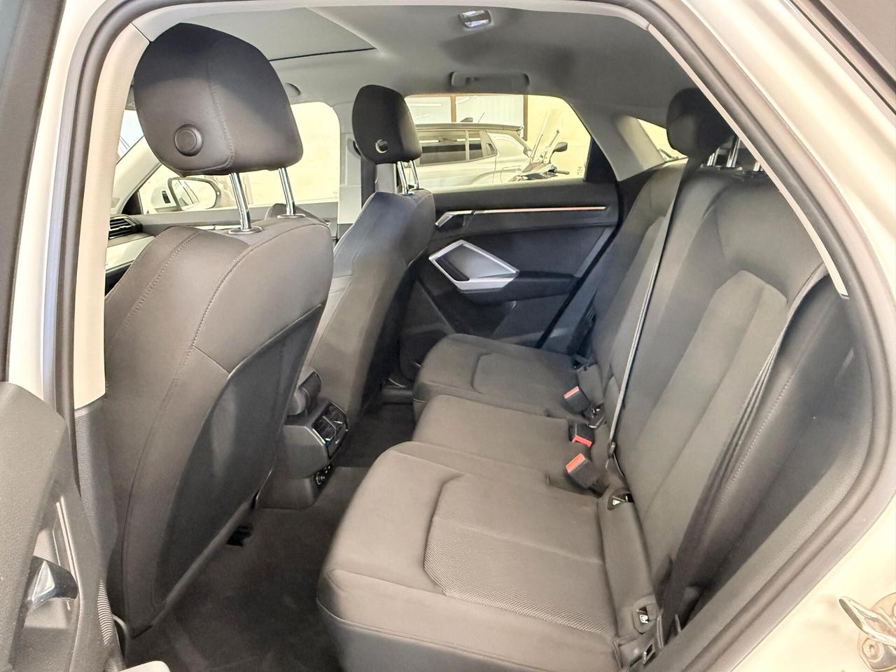 Audi Q3 35 TDI S tronic Business plus