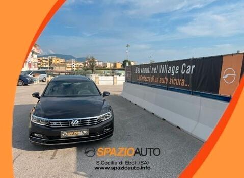 Volkswagen Passat 1.6 TDIe - 120 cv Automatico - BluEmotion *R-LINE*