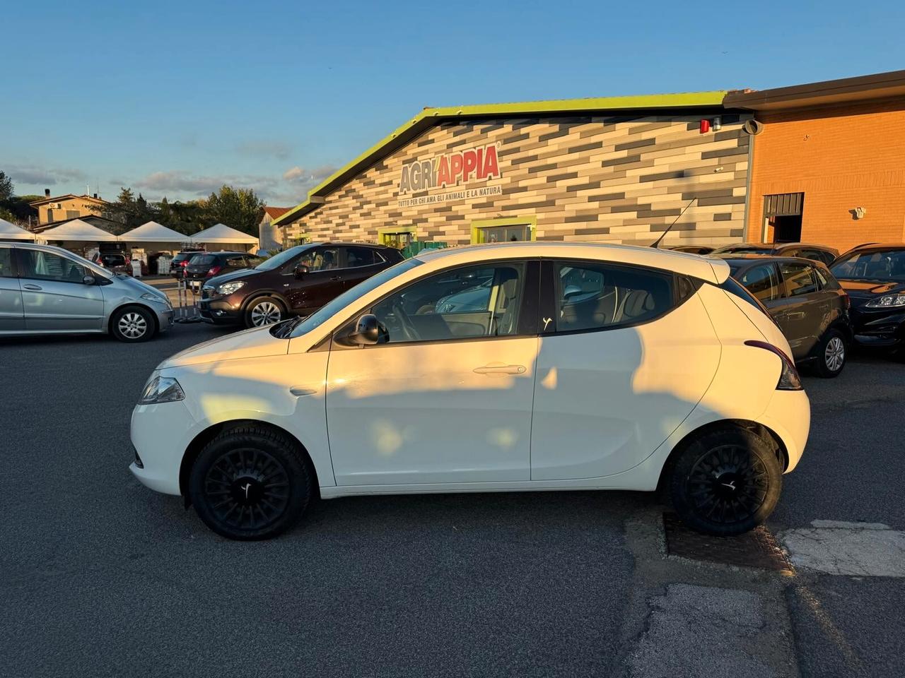 Lancia Ypsilon 1.2 BENZINA NEOPATENTATI 2015