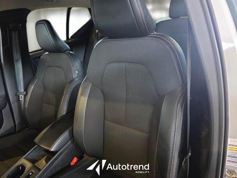 Volvo XC40 T5 180+82 CV Recharge Plug-In Hybrid Business Plus