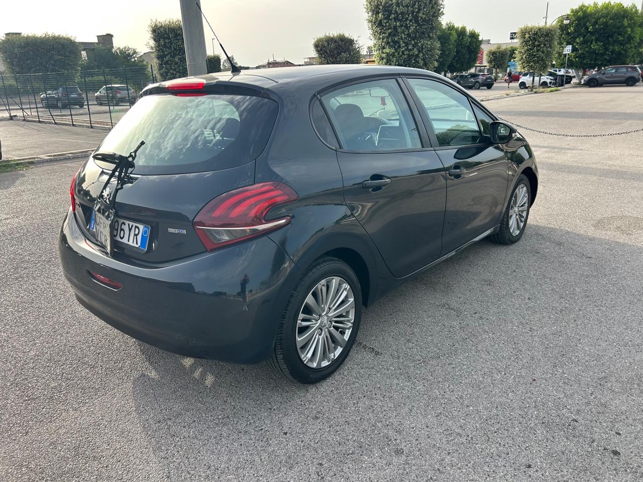 Peugeot 208 BlueHDi 75 5 porte Allure