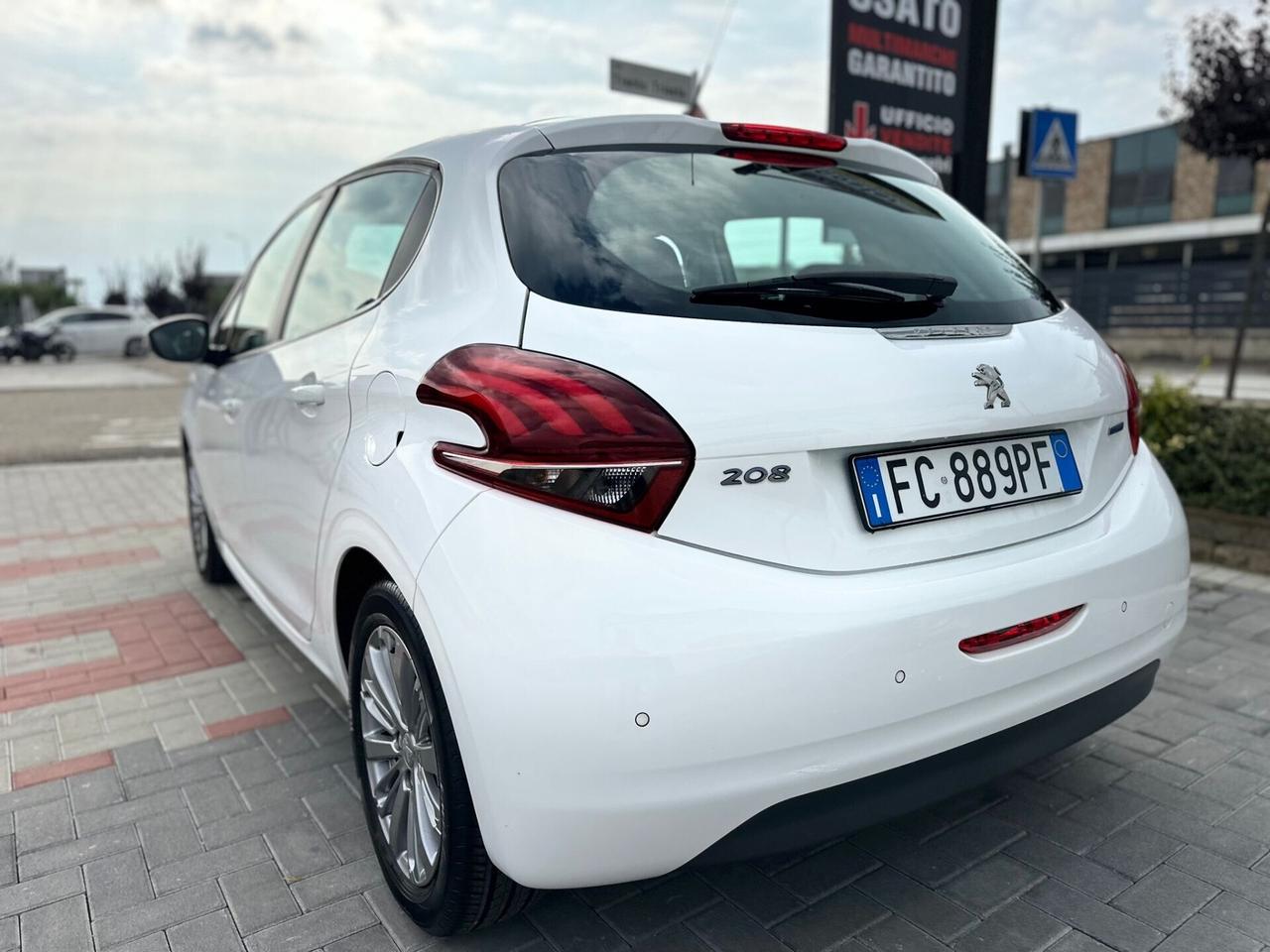 Peugeot 208 1.6d 75CV OK NEOPATENTATI