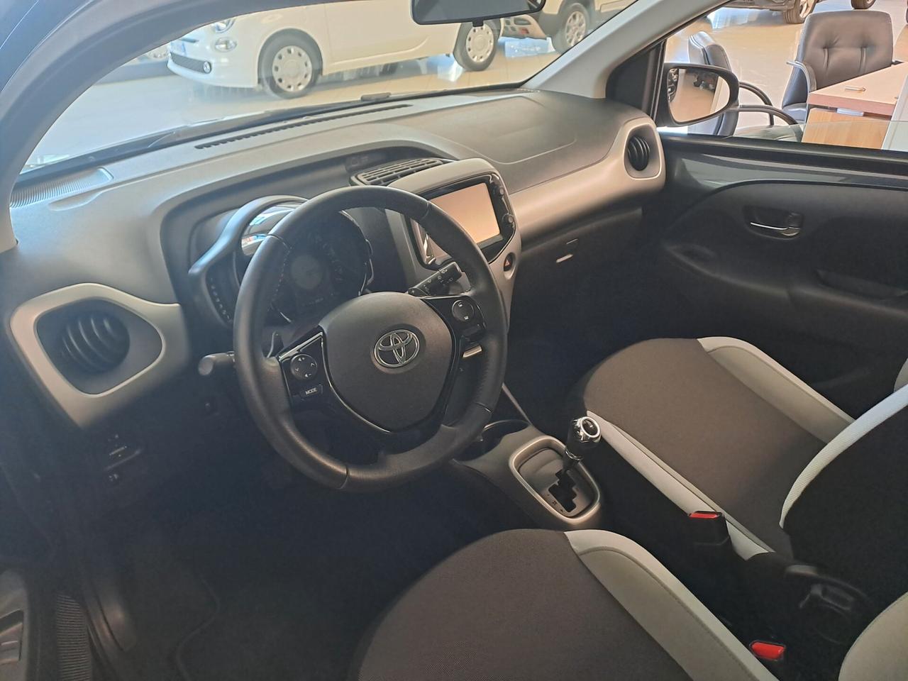 Toyota Aygo 1.0 VVT-i 69 CV 5 porte x-cool TSS MMT