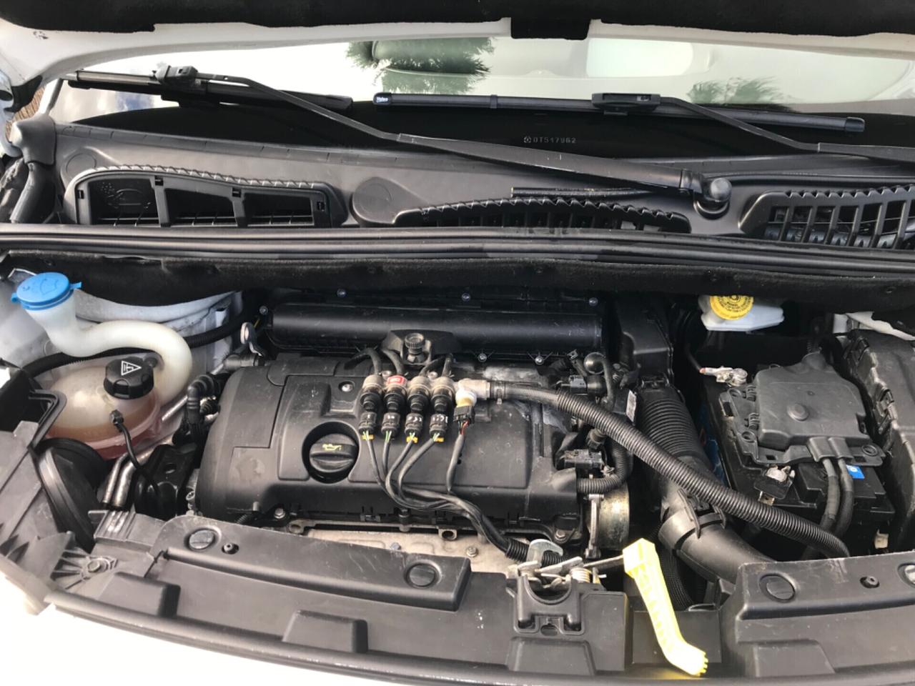 Citroen C3 Picasso 1.4 VTi 95 CV 70 KW Exclusive Impianto GPL