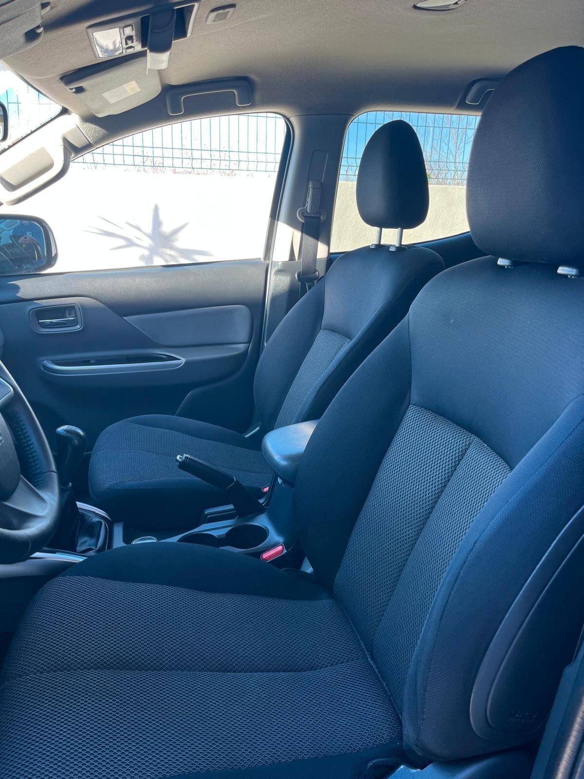 Mitsubishi L200 2.4 DI-D/181CV Double Cab Intense Hp Mivec