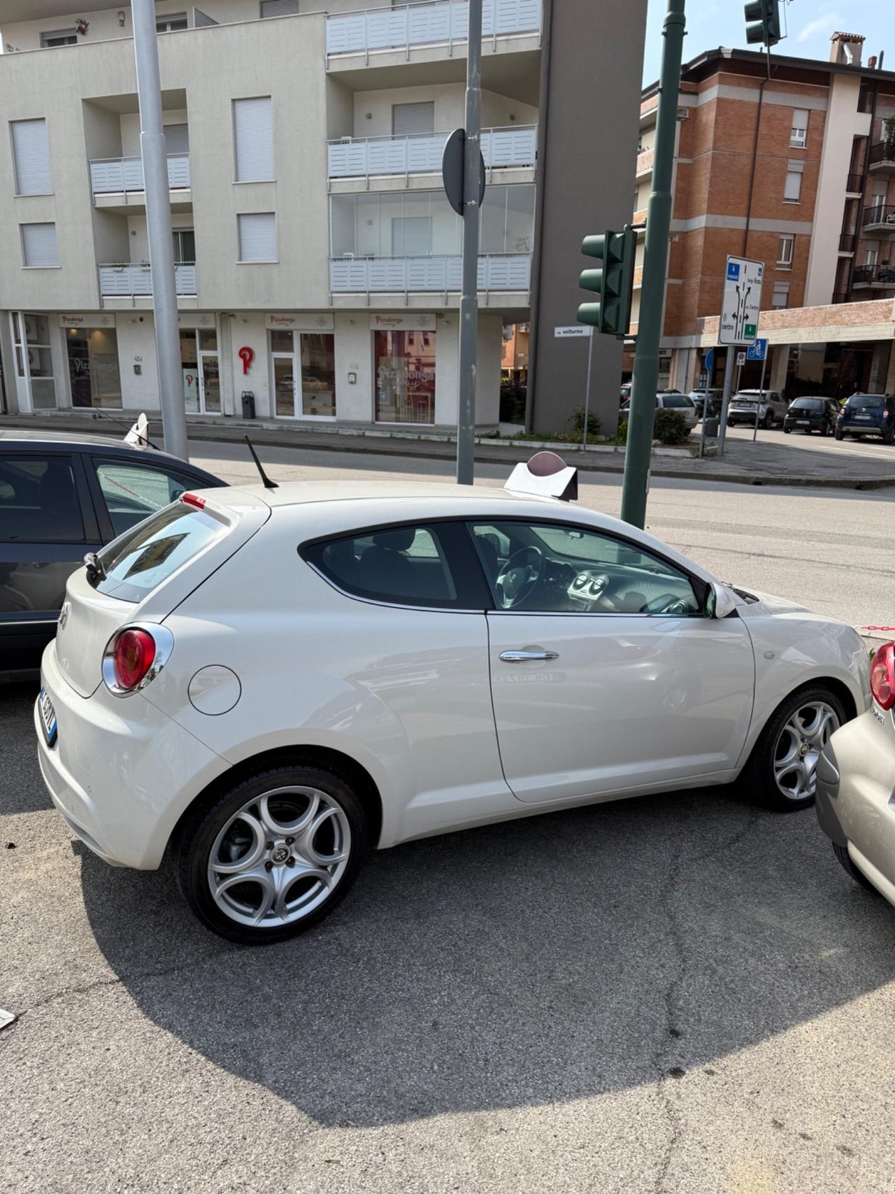 Alfa Romeo MiTo 1.3 JTDm-2 95 CV S&S Distinctive