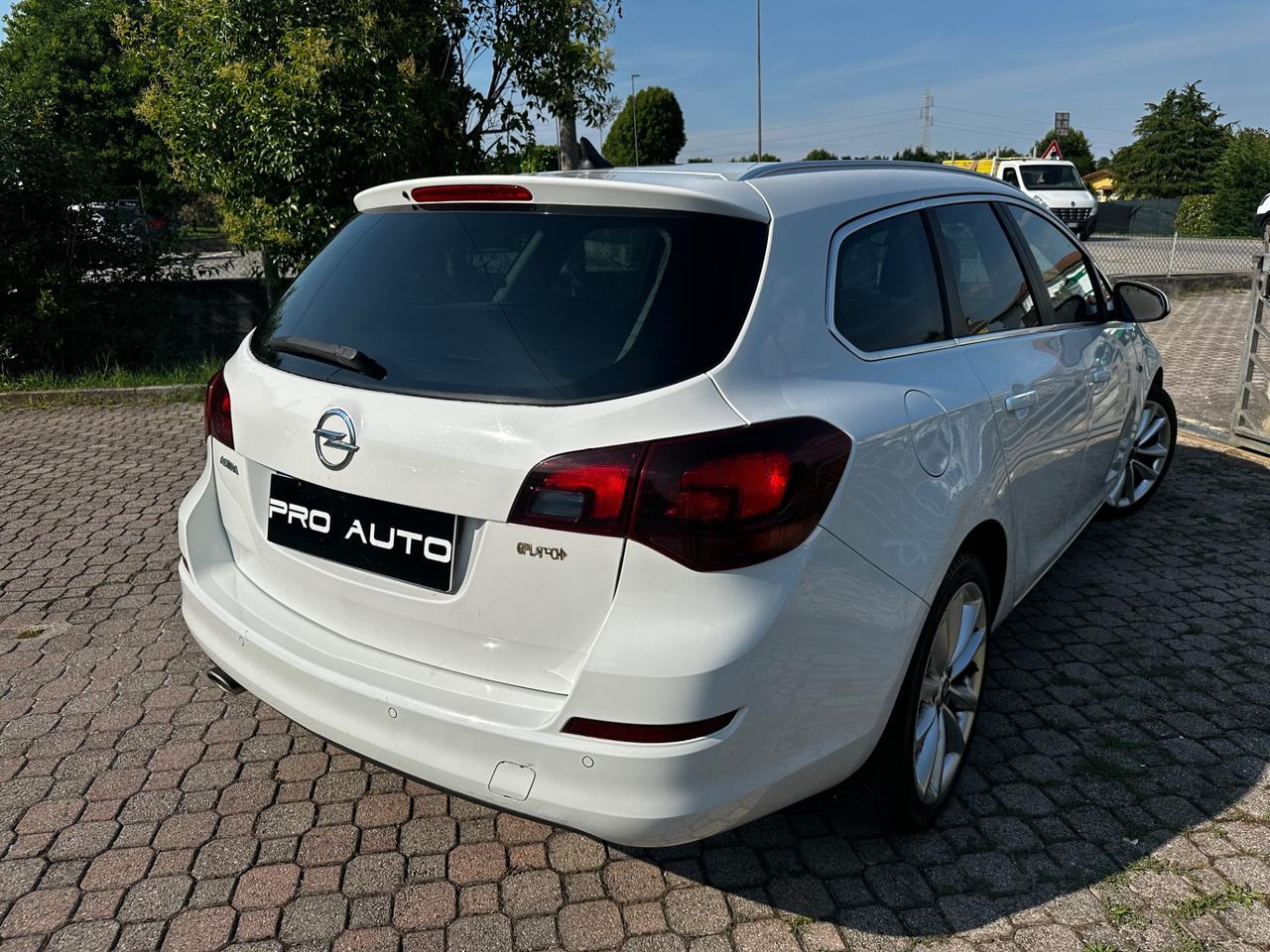 Opel Astra 1.4 Turbo 140CV Sports Tourer GPL Tech Elective