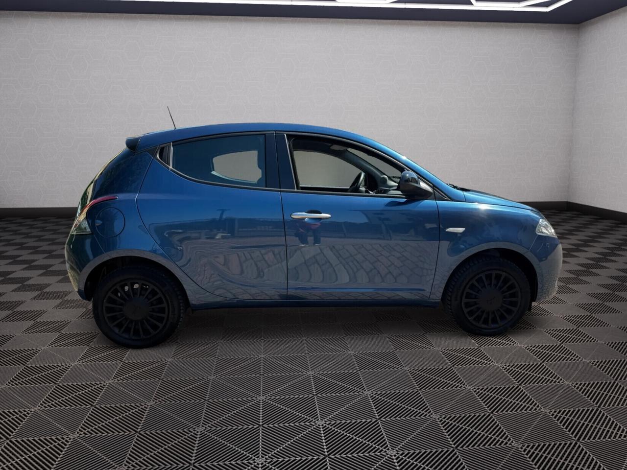 Lancia Ypsilon HYBRID del 2023 con 44.000km
