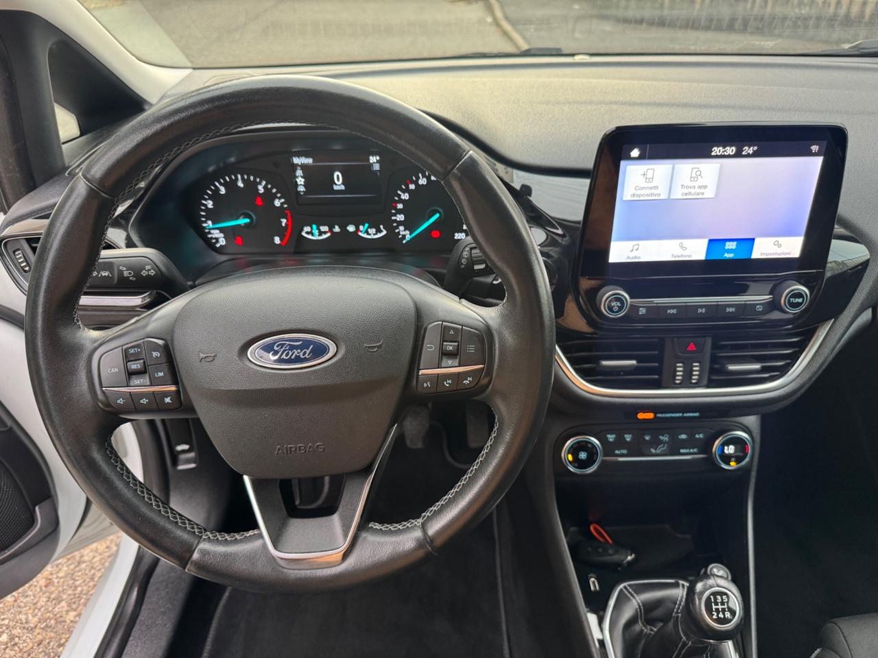 Ford Fiesta 1.1 benzina idonea ai neopatentati