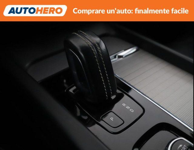 VOLVO XC60 B4 (d) AWD Geartronic R-design