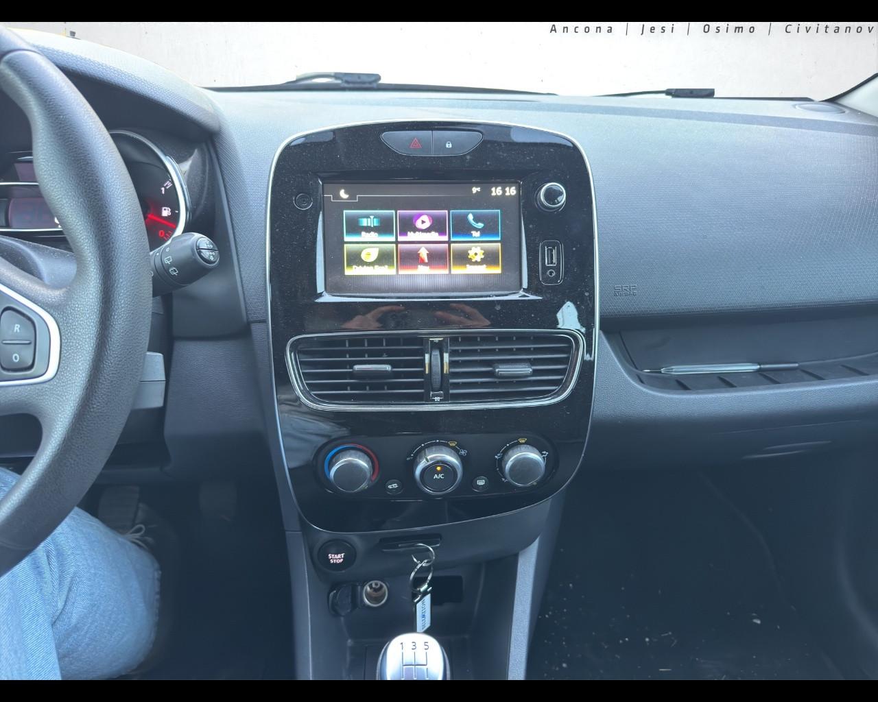 RENAULT Clio 4ª serie - Clio dCi 8V 75 CV 5 porte Business