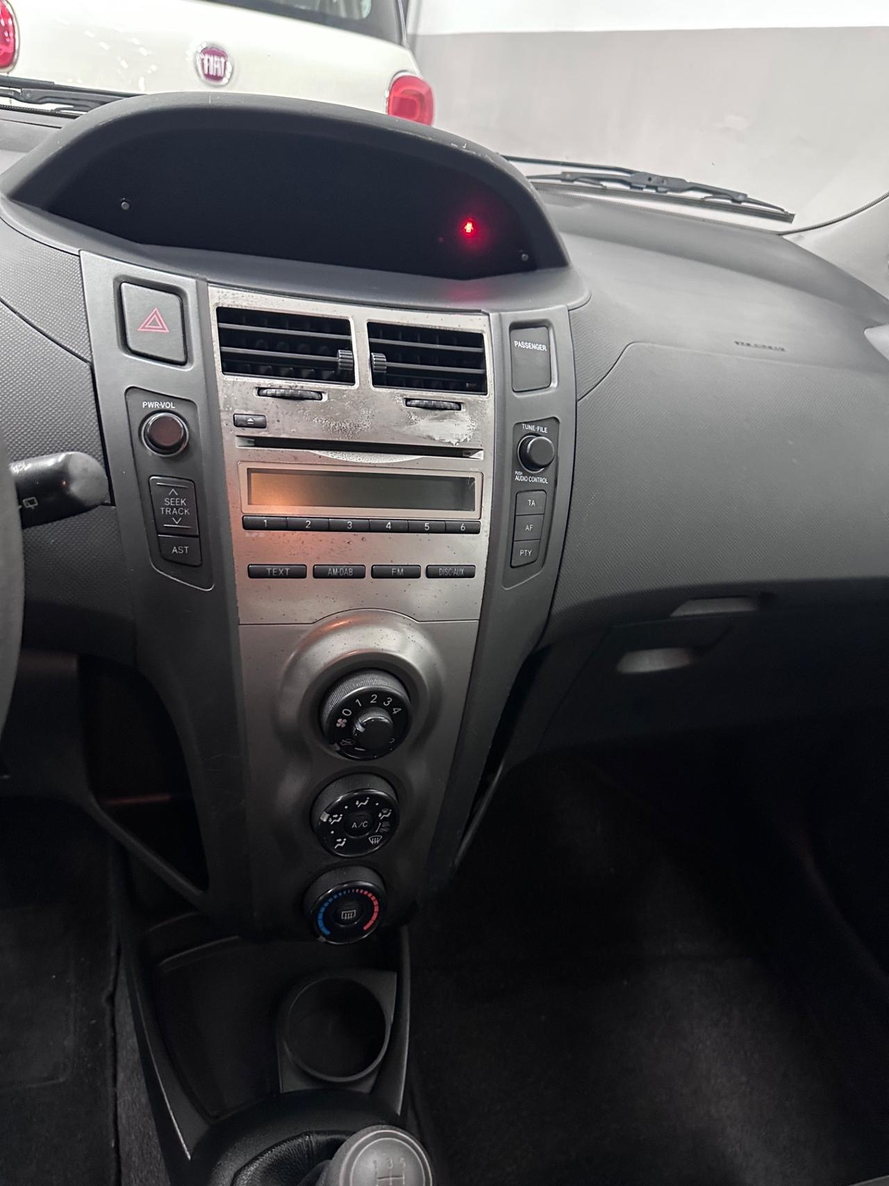 Toyota Yaris 1.0 3 porte Sol 2010