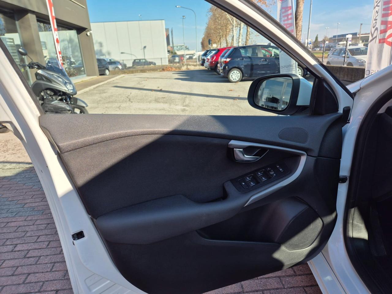 Volvo V40 120CV D2 BUSINESS E6B--Pass. incluso!