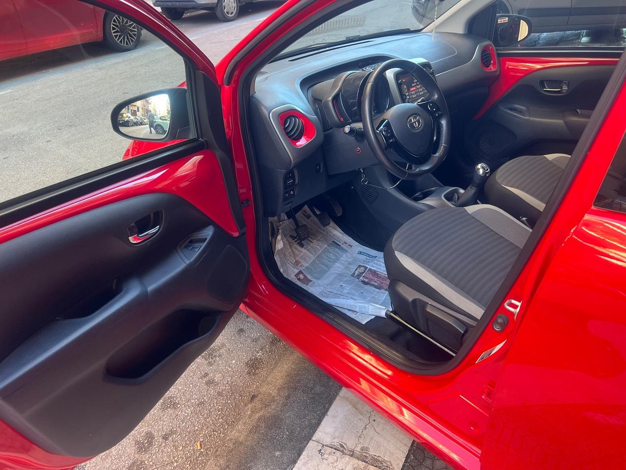 Toyota Aygo 1.0 VVT-i 72 CV 5 porte x-clusiv