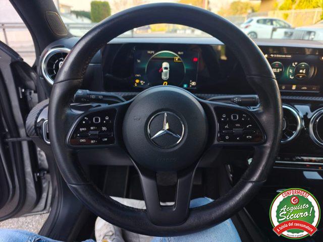 MERCEDES-BENZ A 180 d Automatic Premium
