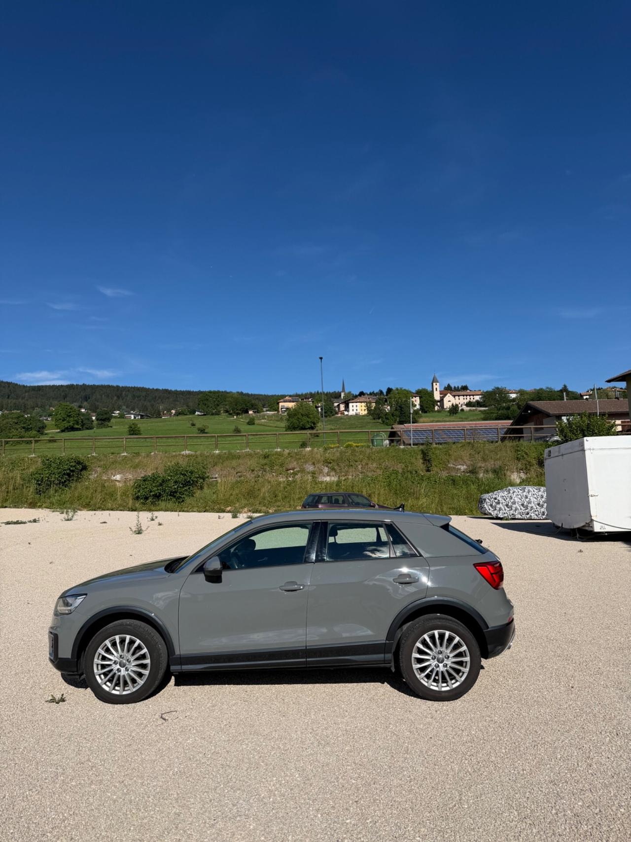 Audi Q2 30 TDI Identity Black