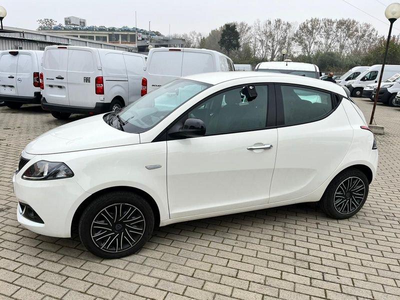 Lancia Ypsilon 1.0 FireFly 5 porte S&S Hybryd Gold