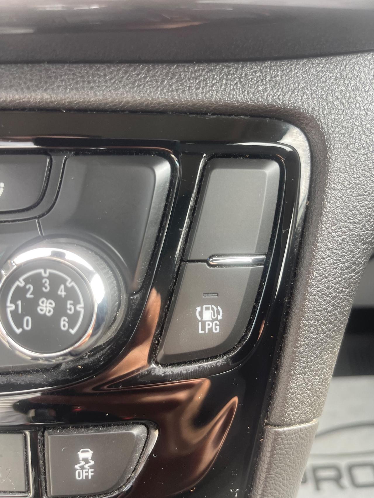 Opel Mokka X 1.4 Turbo GPL Tech 140CV 4x2 b-Color