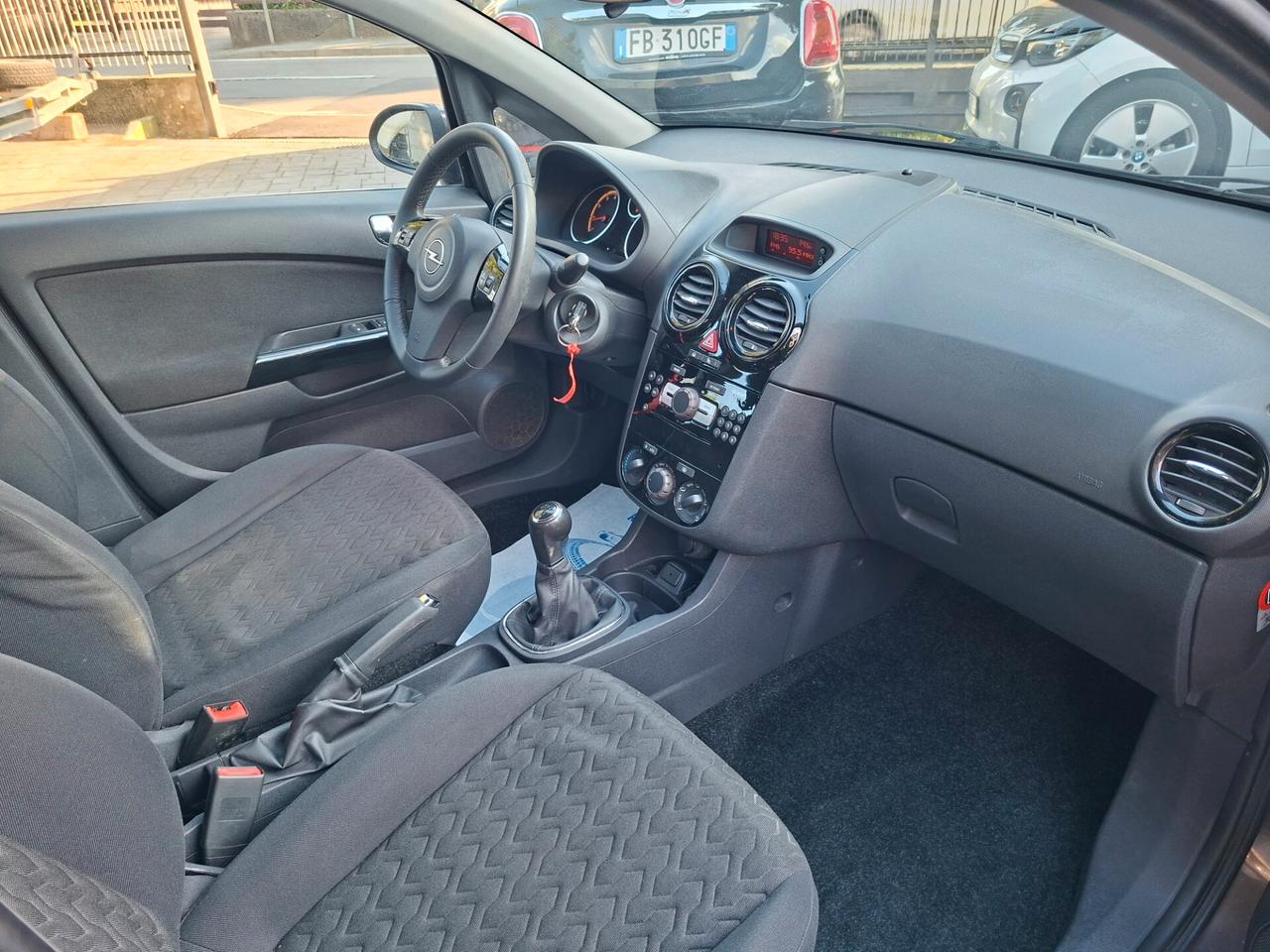 Opel Corsa 1.2 5 porte NEOPATENTATI