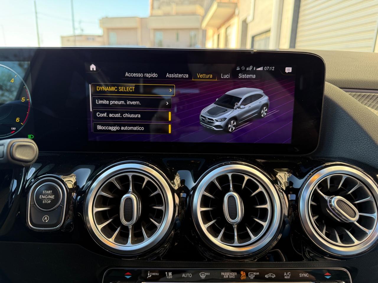Mercedes GLA 200d PREMIUM 150CV TETTO/LUCI AMB