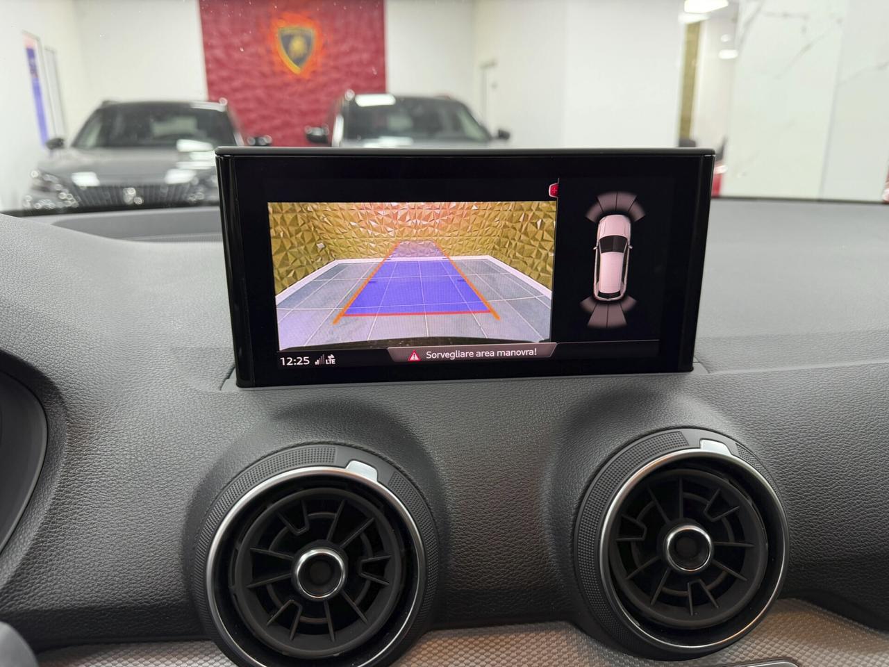 Audi Q2 35 TDI S-LINE S tronic Identity Black