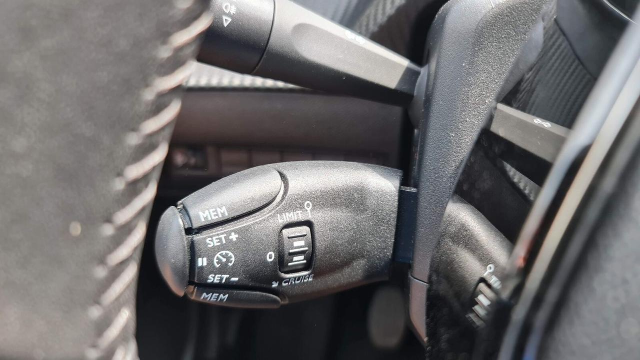 Peugeot 2008 PureTech 100 S&S Allure