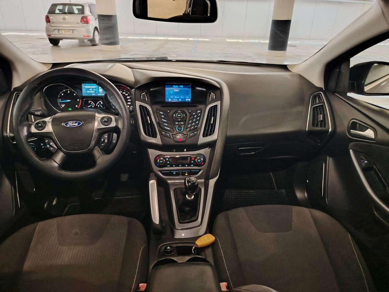 Ford Focus look ST LINE