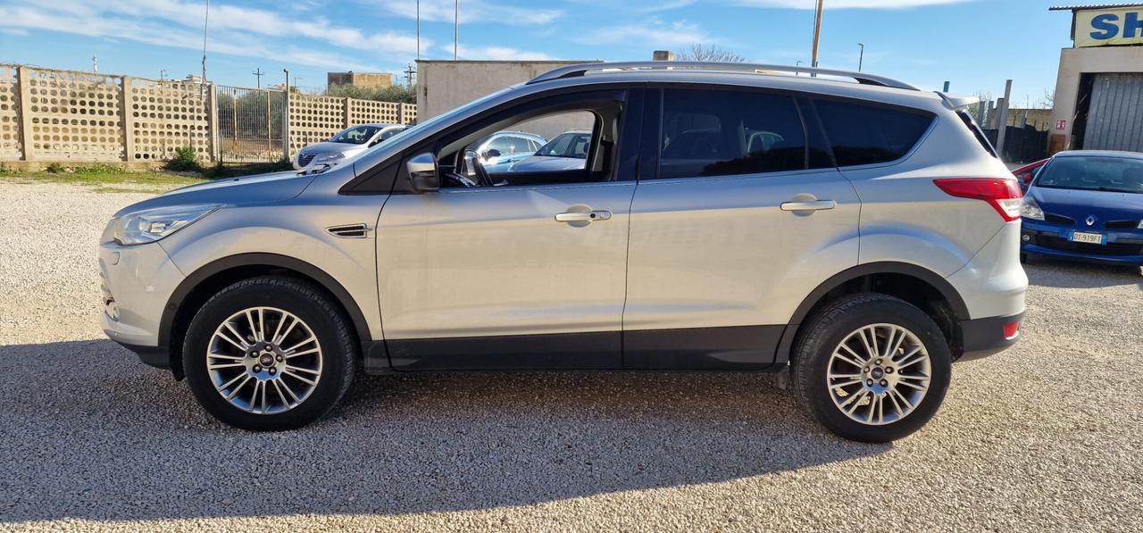 Ford Kuga 2.0 TDCI 140 CV 4WD Powershift Titanium