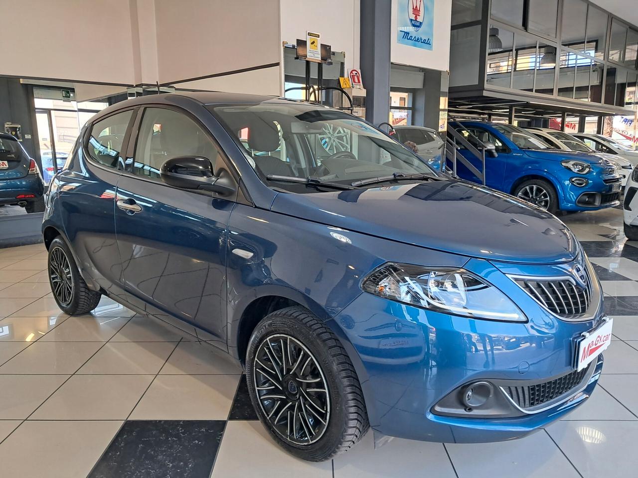 Lancia Ypsilon 1.0 FireFly Hybrid 70 cv Gold