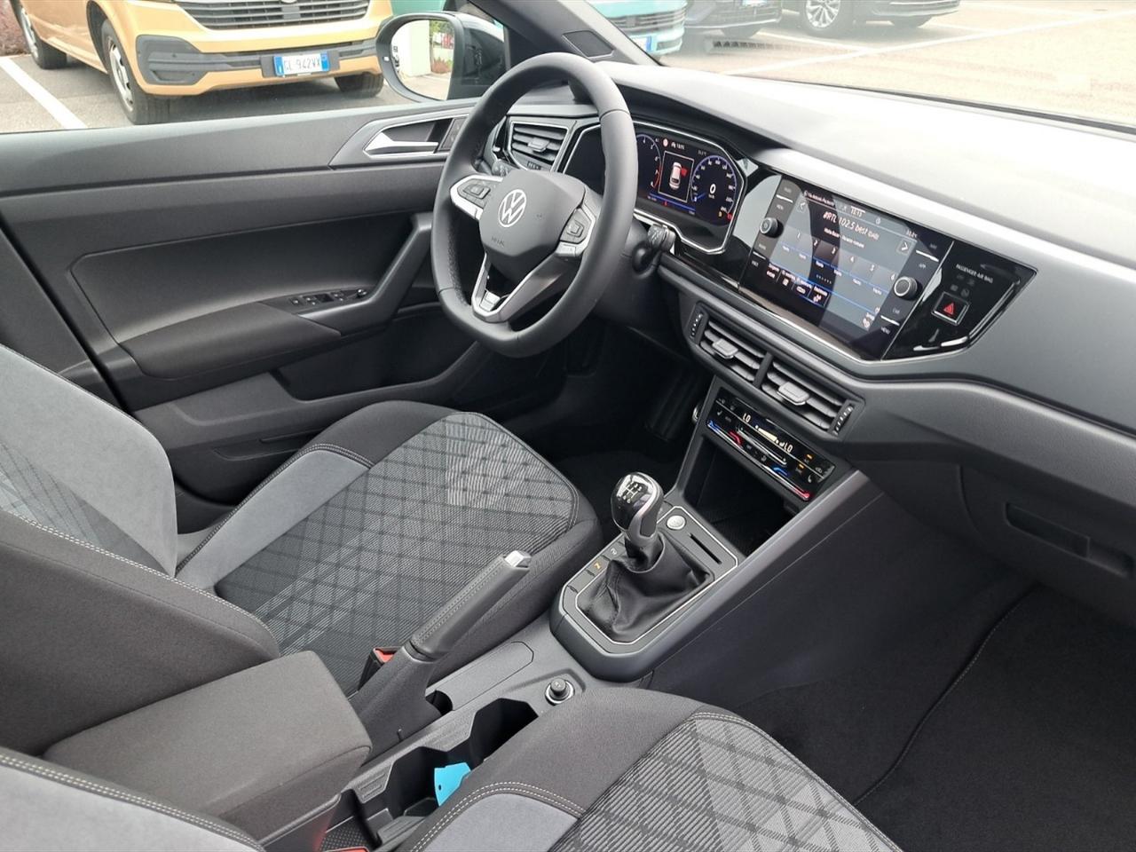 Volkswagen Taigo 1.0 tsi 110 cv r-line