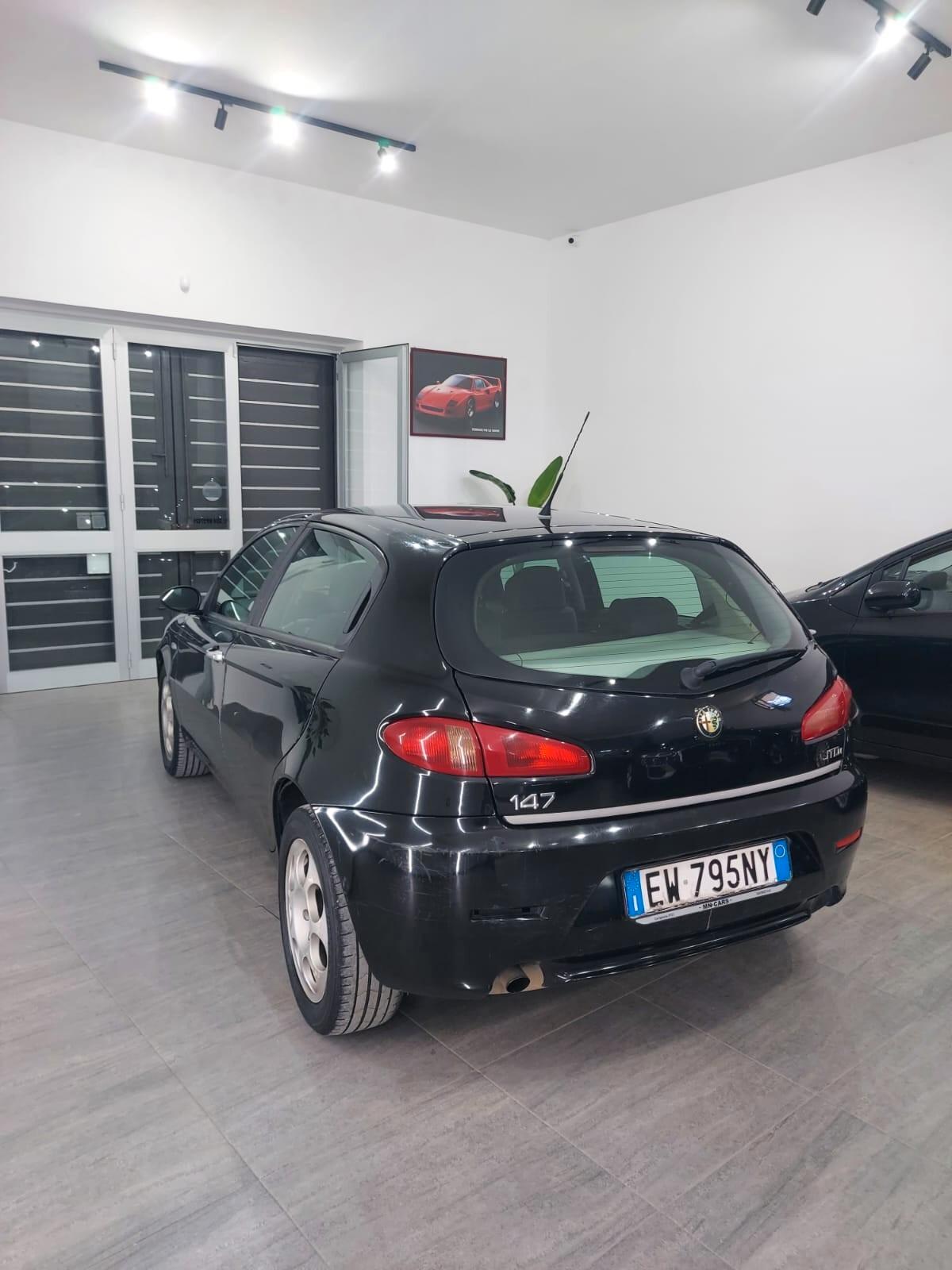 Alfa Romeo 147 1.9 JTD (120) 5 porte Distinctive