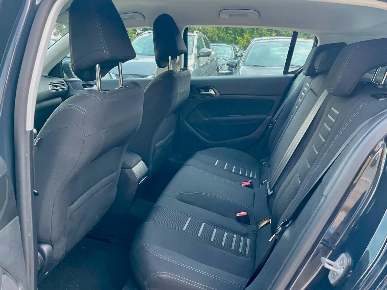 PEUGEOT 308 1.6 HDI ALLURE - 2014