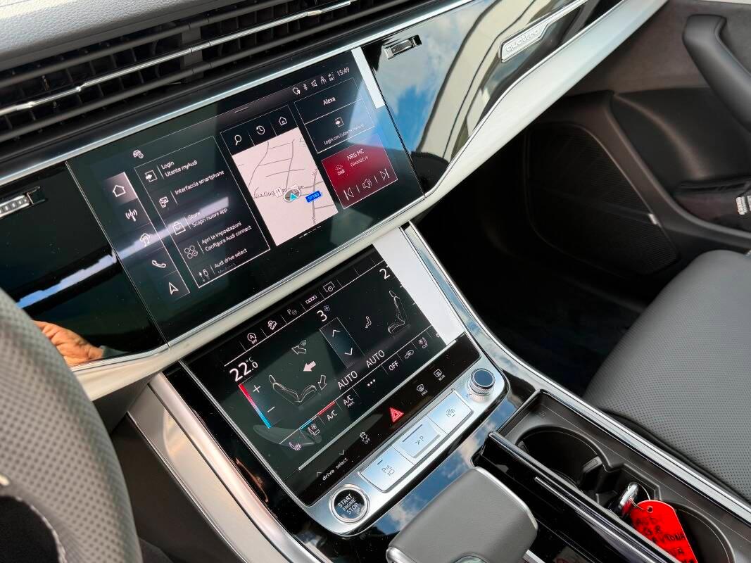 Audi Q8 3.0 tdi 286cv S line quattro Tetto Valcona Ventilati