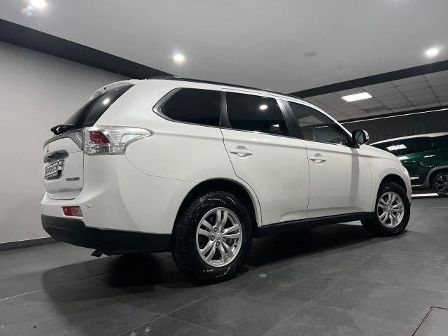 MITSUBISHI Outlander 2.2 DI-D 4WD Intense UNICO PROPRITARIO
