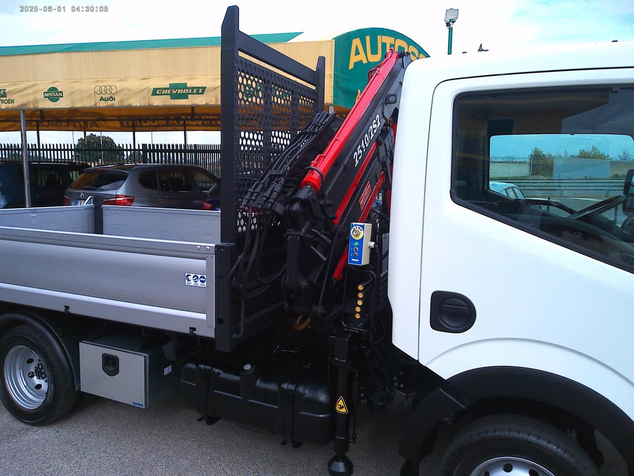 Nissan Cabstar NT 400 3000 E6 GRU AG 2510 2+2 JIB RIBALTABILE 92K