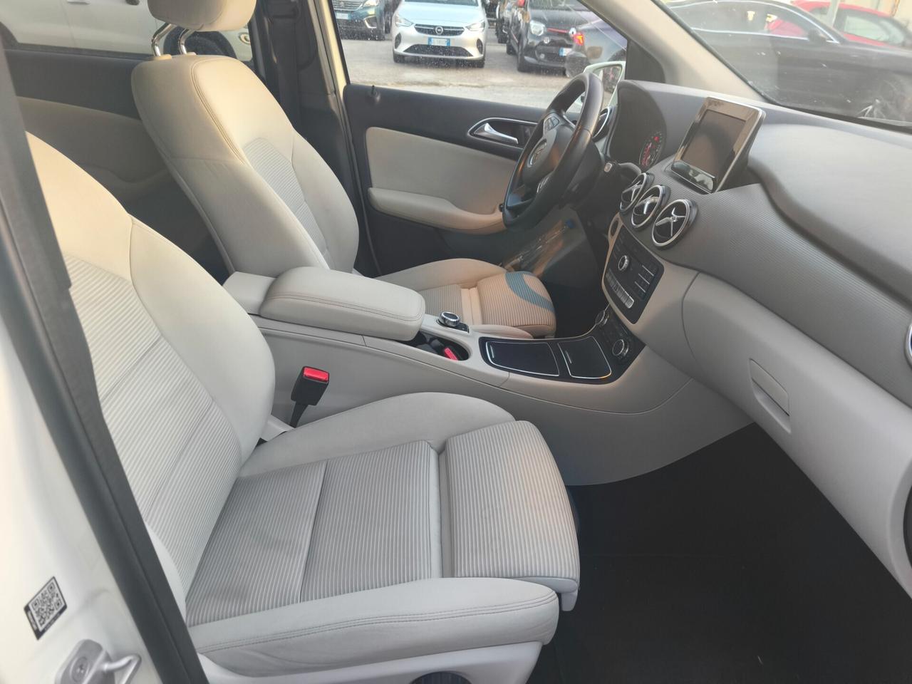 Mercedes B 200d-Noleggio