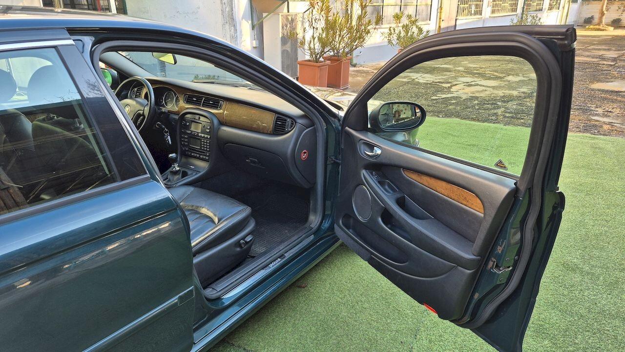 Jaguar X-Type 2.5 V6 AWD Executive – 2002