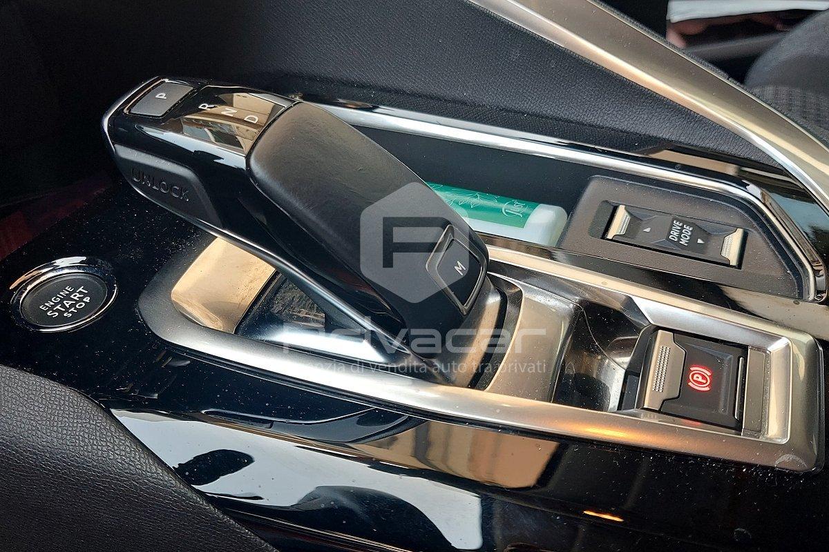 PEUGEOT 3008 PureTech Turbo 130 S&S EAT8 Active Pack