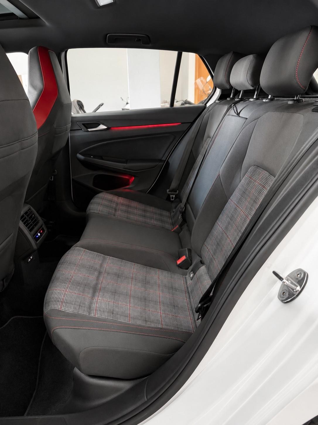 Volkswagen Golf GTI 2.0 Black style TSI DSG