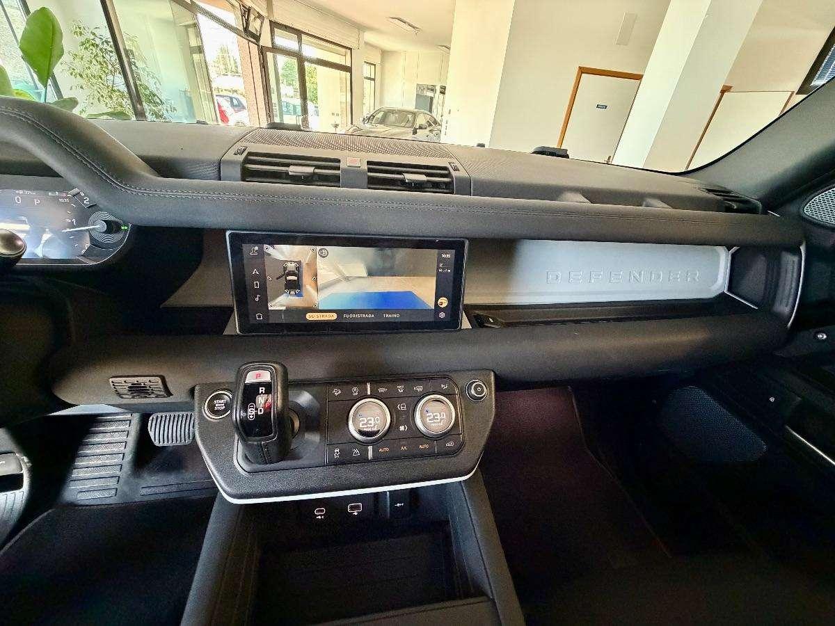 Land Rover Defender 90 3.0D I6 200 CV X-Dynamic SE