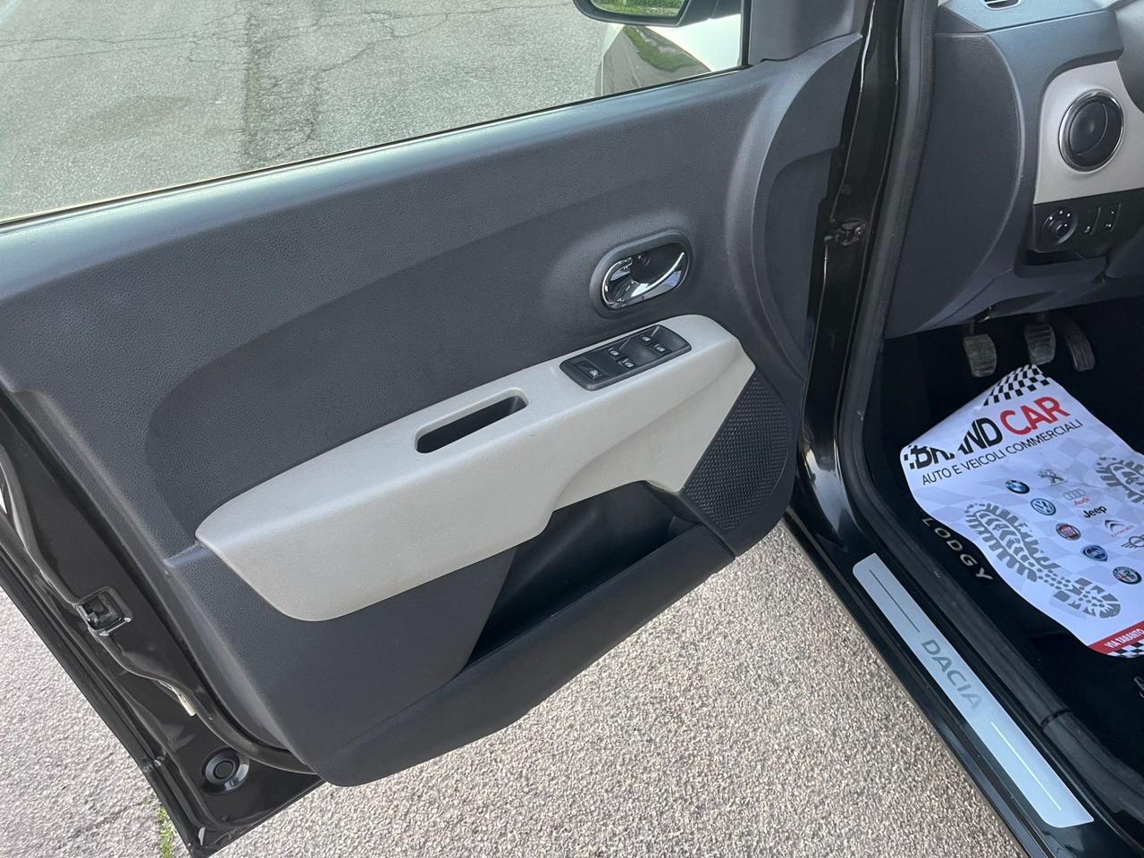 Dacia Lodgy 1.5 dCi Lauréate Gancio traino Unipro 2014