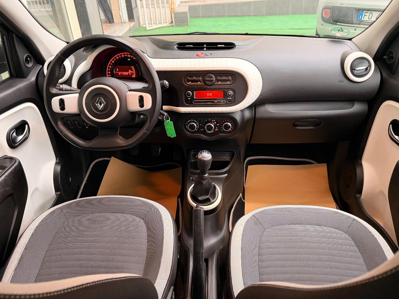Renault Twingo anno 2019 benzina 1000