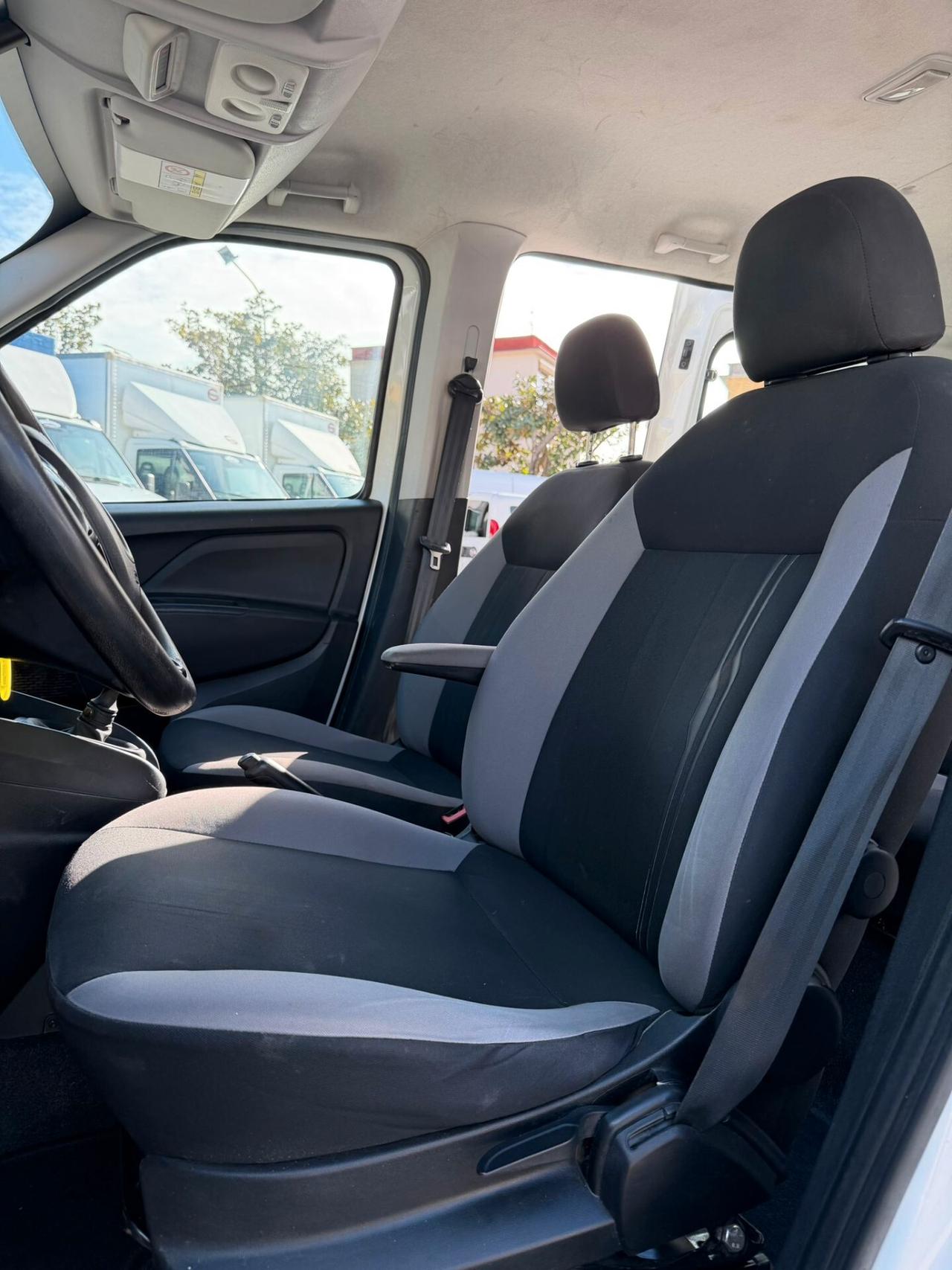 FIAT DOBLO' 1.6 AUTOCARRO 5 POSTI 2022