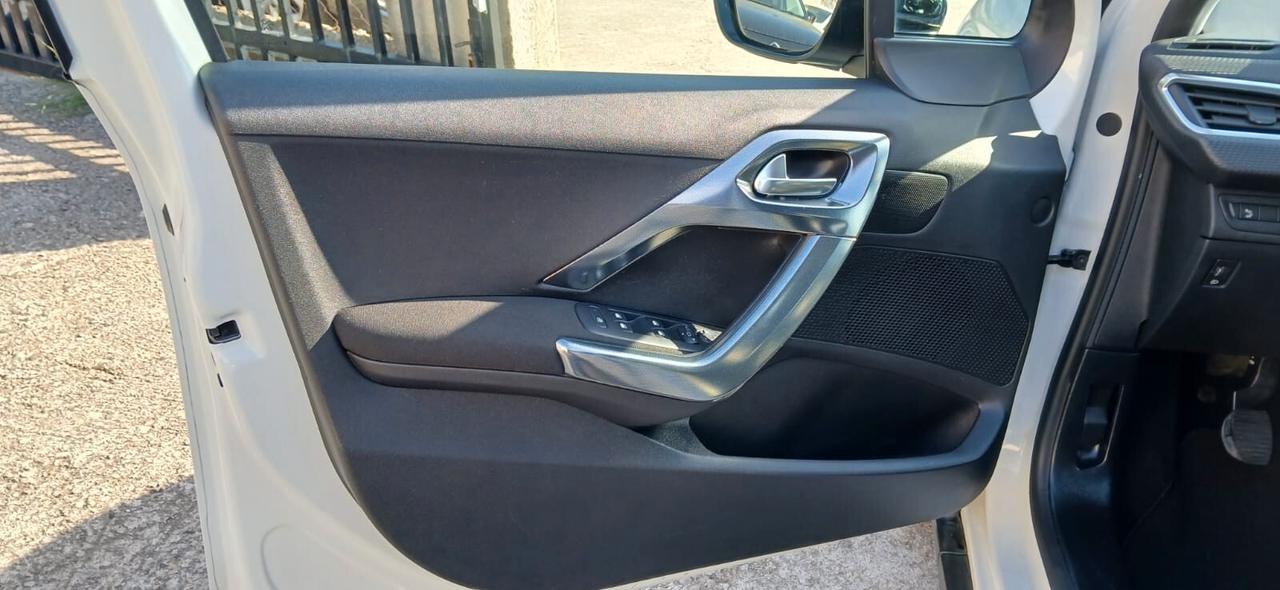Peugeot 2008 BlueHDi 100 Allure - 2016